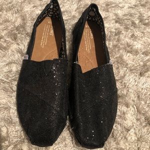 Black sequined Toms